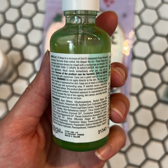 New Isle of Paradise Tanning Drops and Mitt - Picture 3 of 3